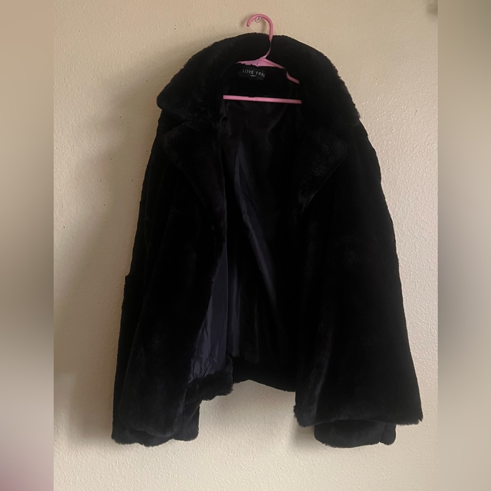 Love Tree Elegant Black Faux Fur Jacket